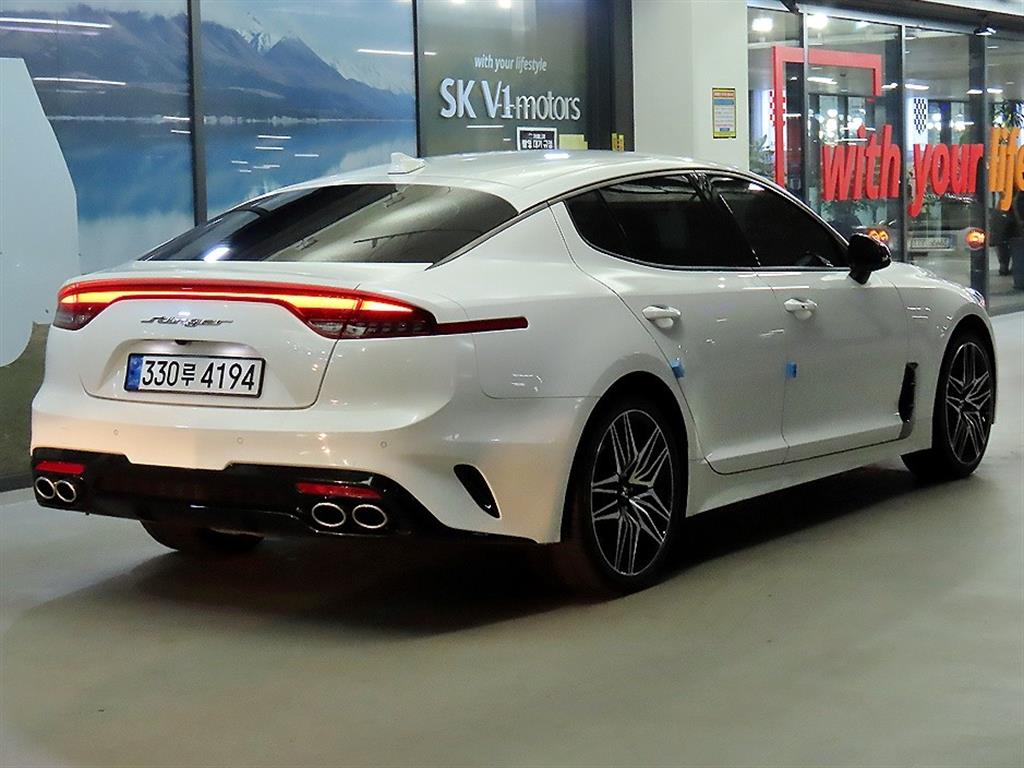 KIA Stinger - Vista 4