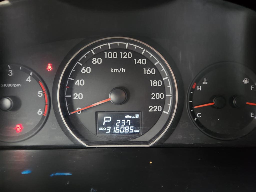 HYUNDAI Starex - Vista 7