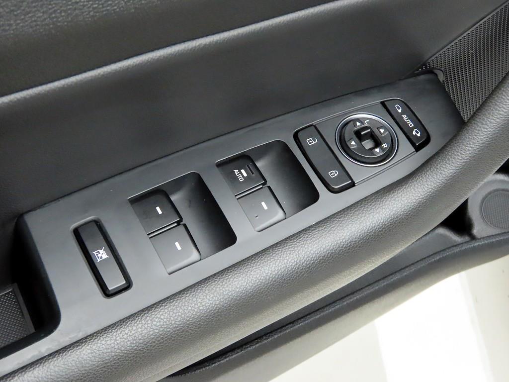 HYUNDAI Sonata - Vista 11