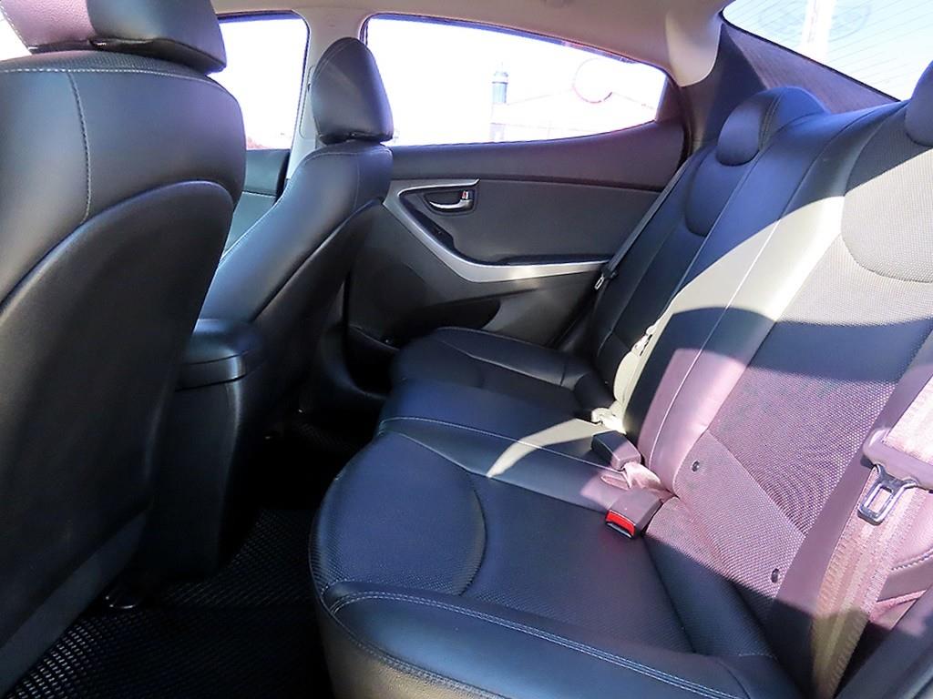 HYUNDAI Avante - Vista 6