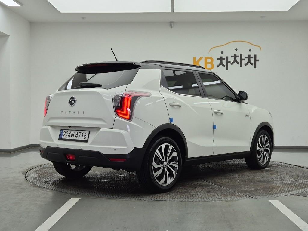 Ssangyong Tivoli - Vista 4