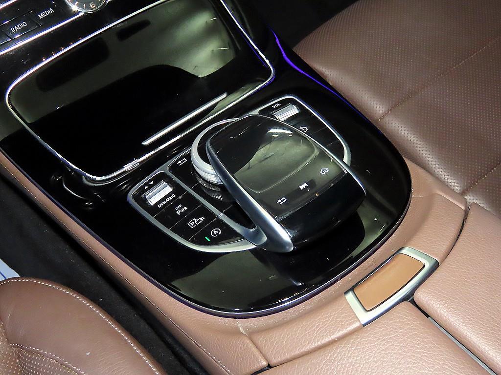 Mercedes Benz E class 2017 Plateado - Importación desde Corea - HF Imports Iquique - Foto 13