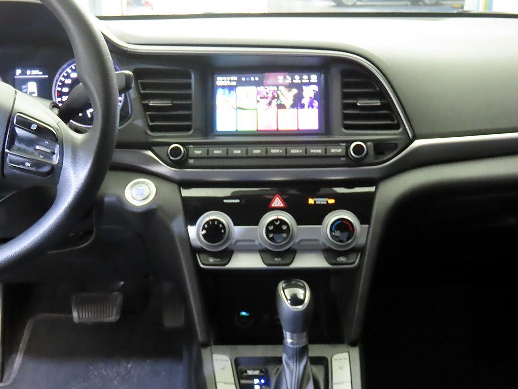 HYUNDAI Avante - Vista 11