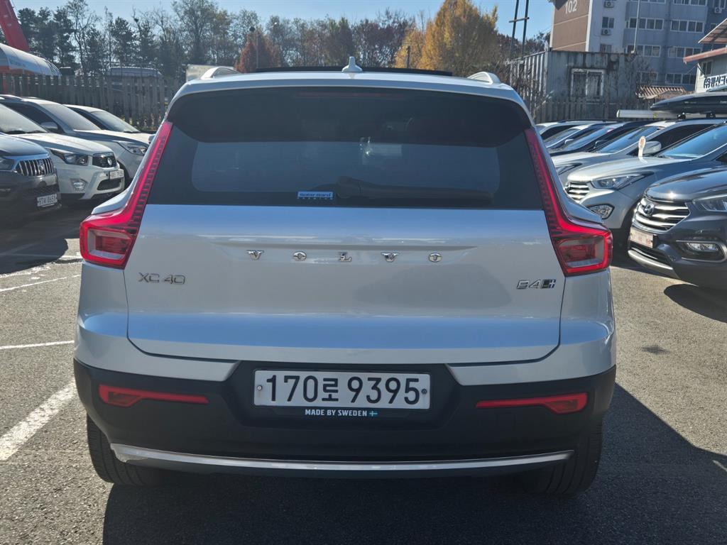 Volvo XC40 - Vista 4