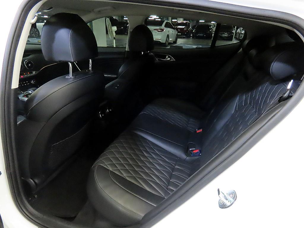 KIA Stinger - Vista 7