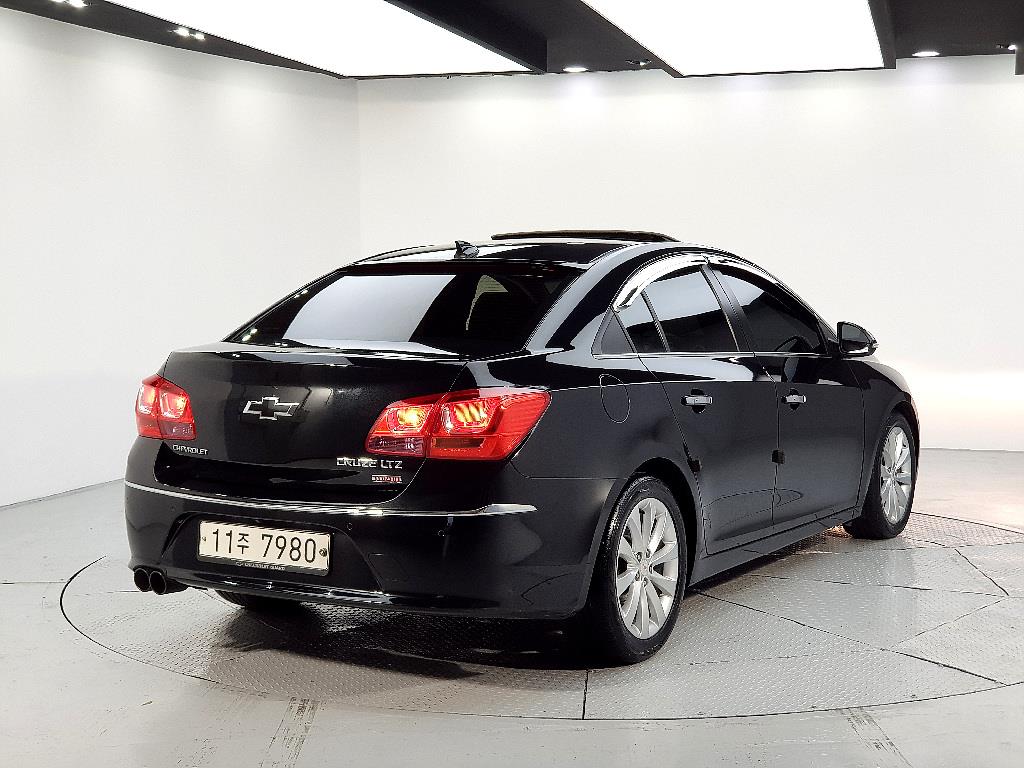 Chevrolet Cruise - Vista 4