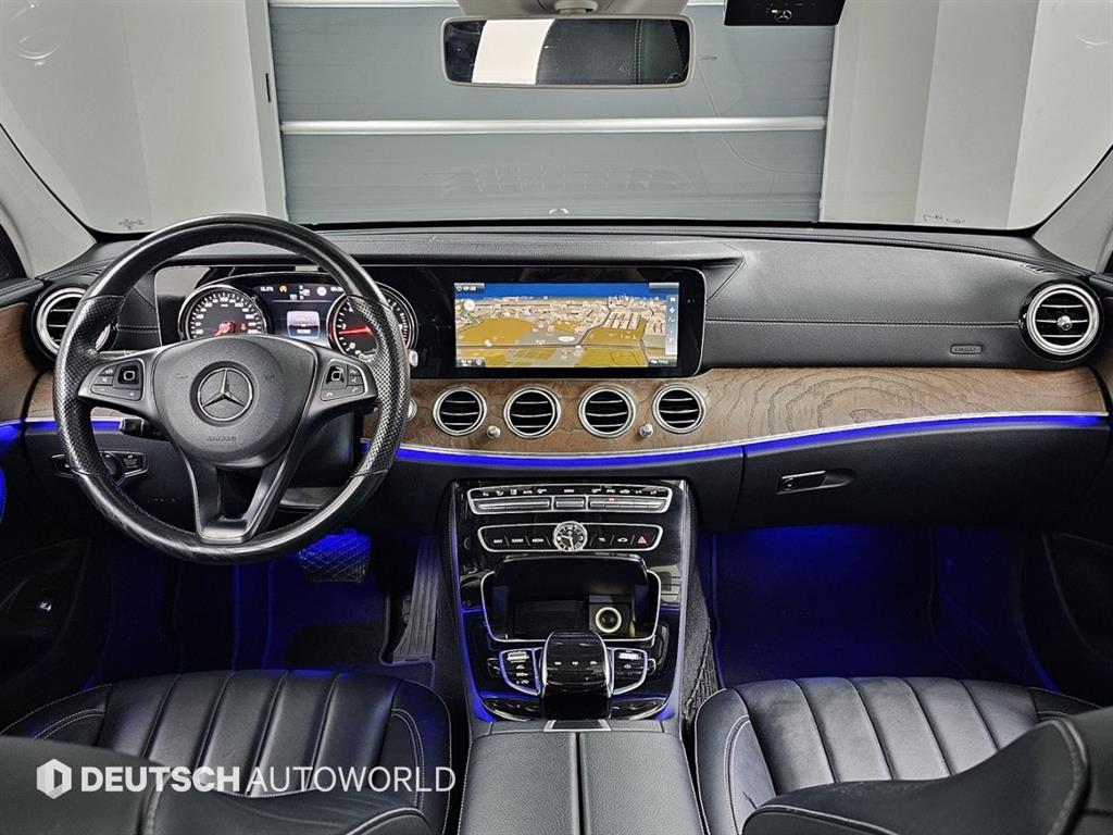 Mercedes Benz E class - Vista 7