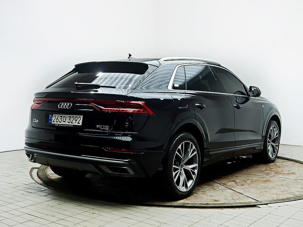 Audi Q8 - Vista 7