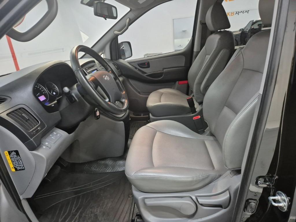 HYUNDAI Starex - Vista 11