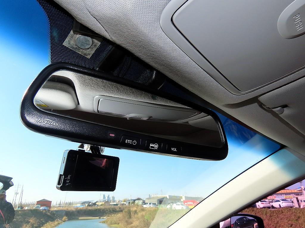 HYUNDAI Avante - Vista 12