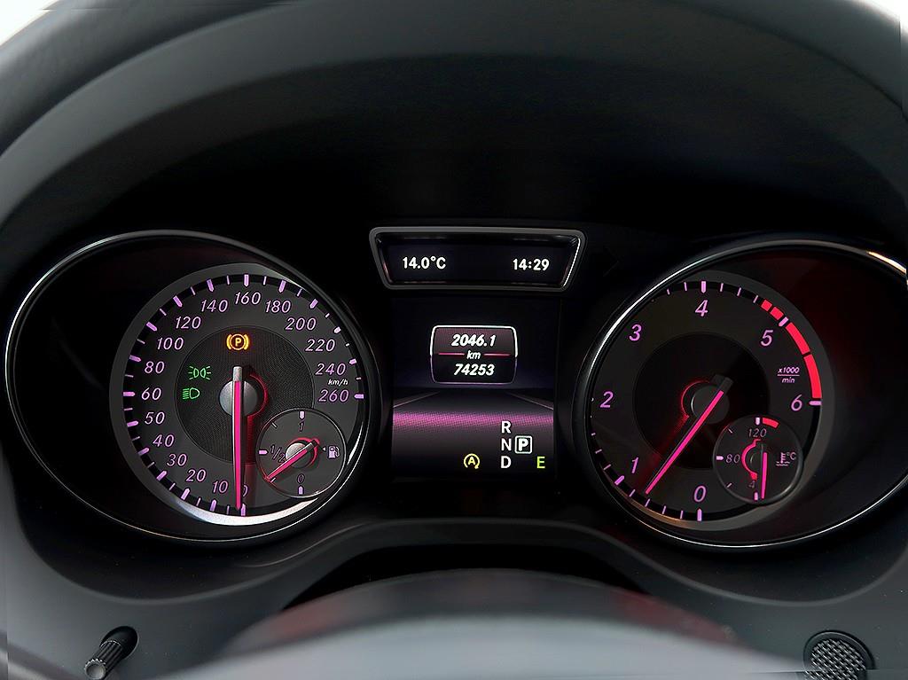 Mercedes Benz GLA Class - Vista 11