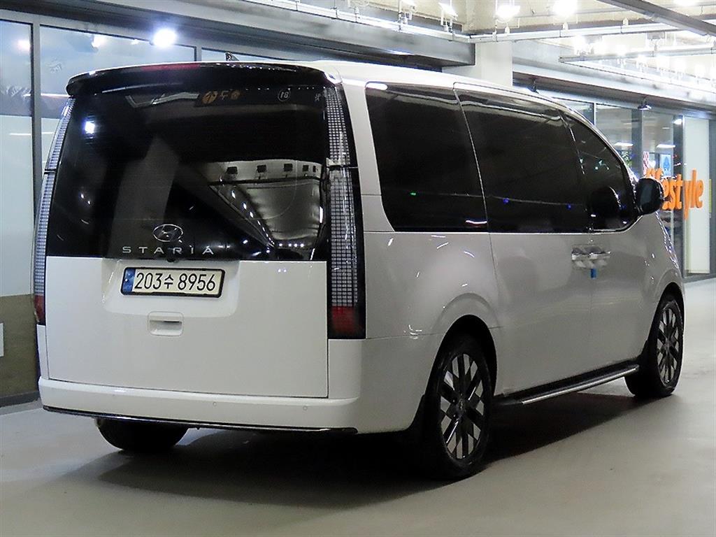 HYUNDAI Staria - Vista 4