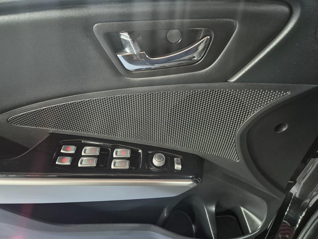 Ssangyong Tivoli - Vista 10