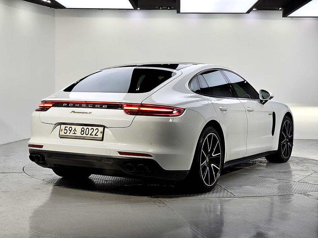 Porsche Panamera - Vista 4
