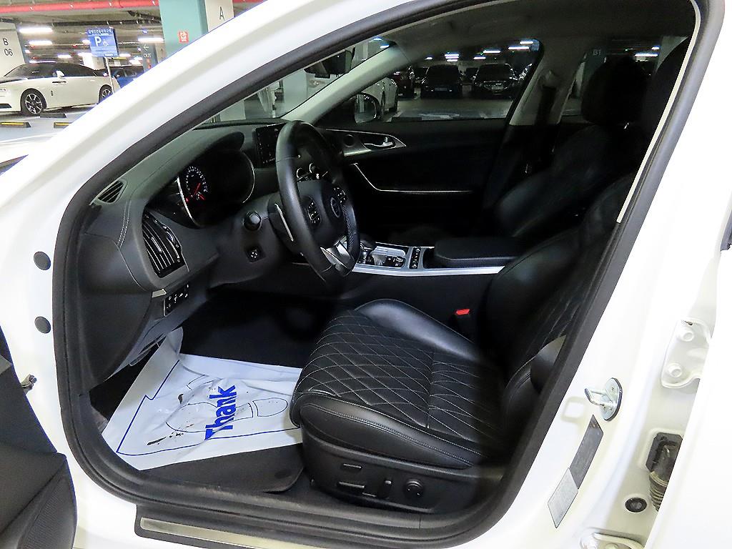 KIA Stinger - Vista 6