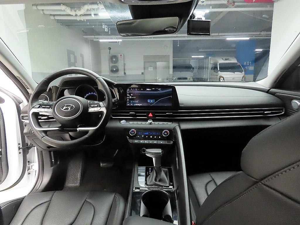 HYUNDAI Avante - Vista 8