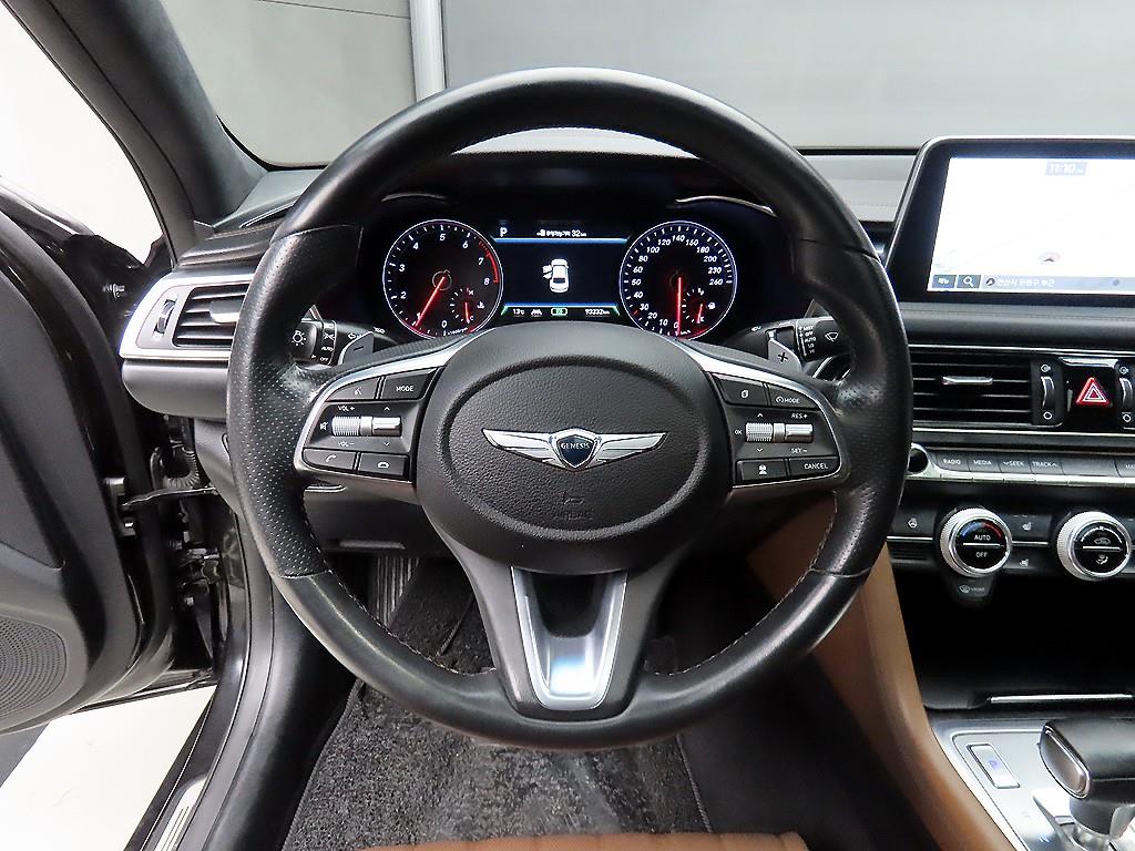 Genesis G70 - Vista 9