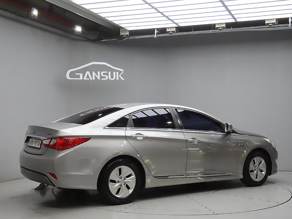 HYUNDAI Sonata - Vista 7