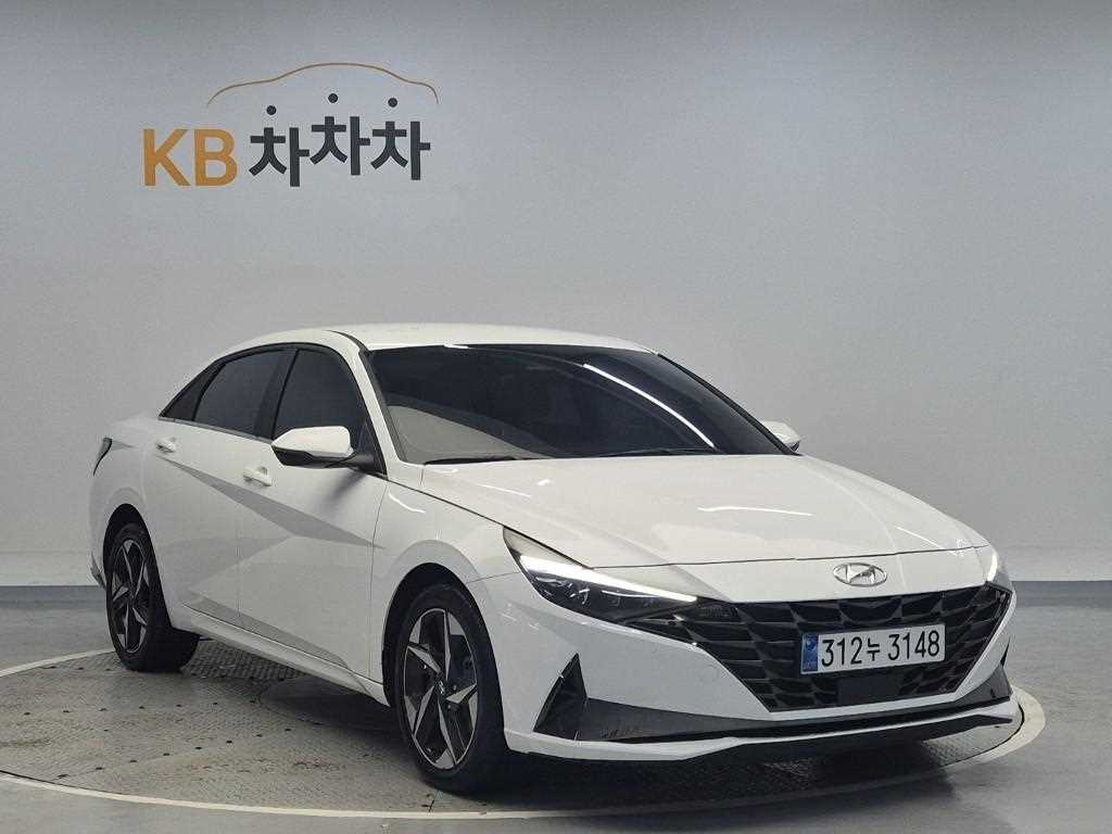 HYUNDAI Avante - Vista 4
