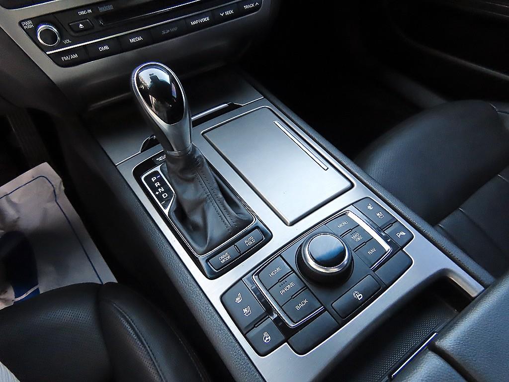 HYUNDAI Genesis - Vista 11