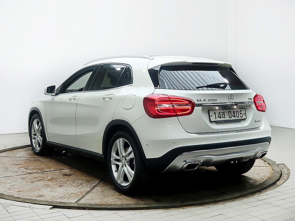 Mercedes Benz GLA Class - Vista 7