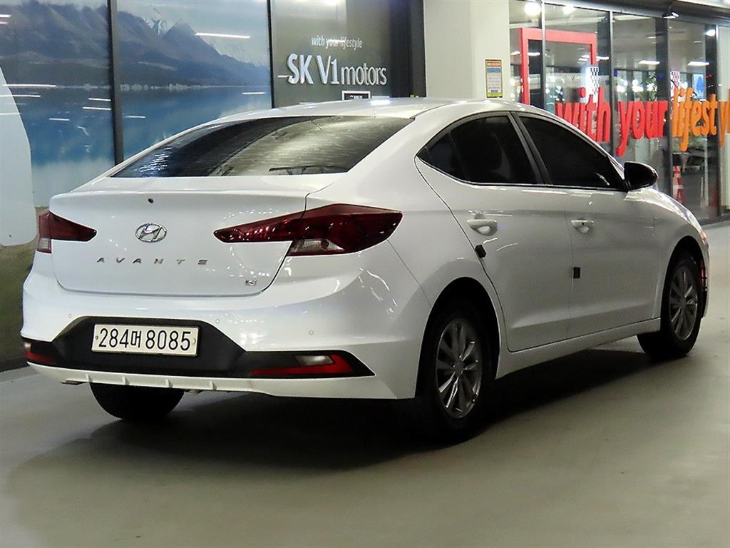 HYUNDAI Avante - Vista 4