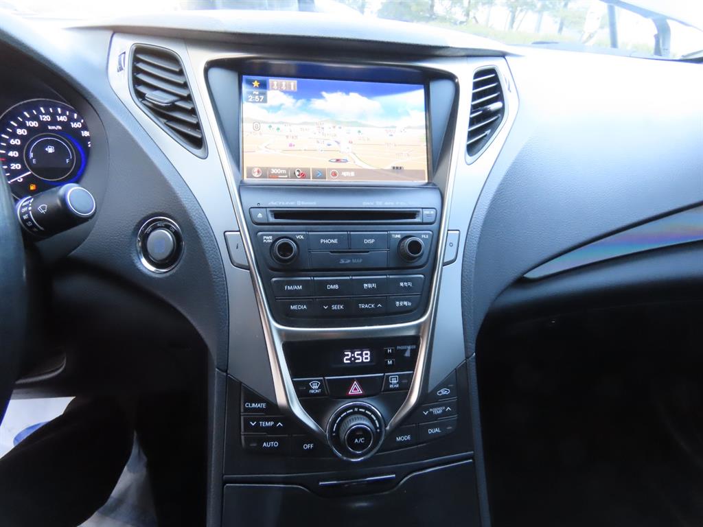 HYUNDAI Grandeur 2014 Negro - Importación desde Corea - HF Imports Iquique - Foto 13