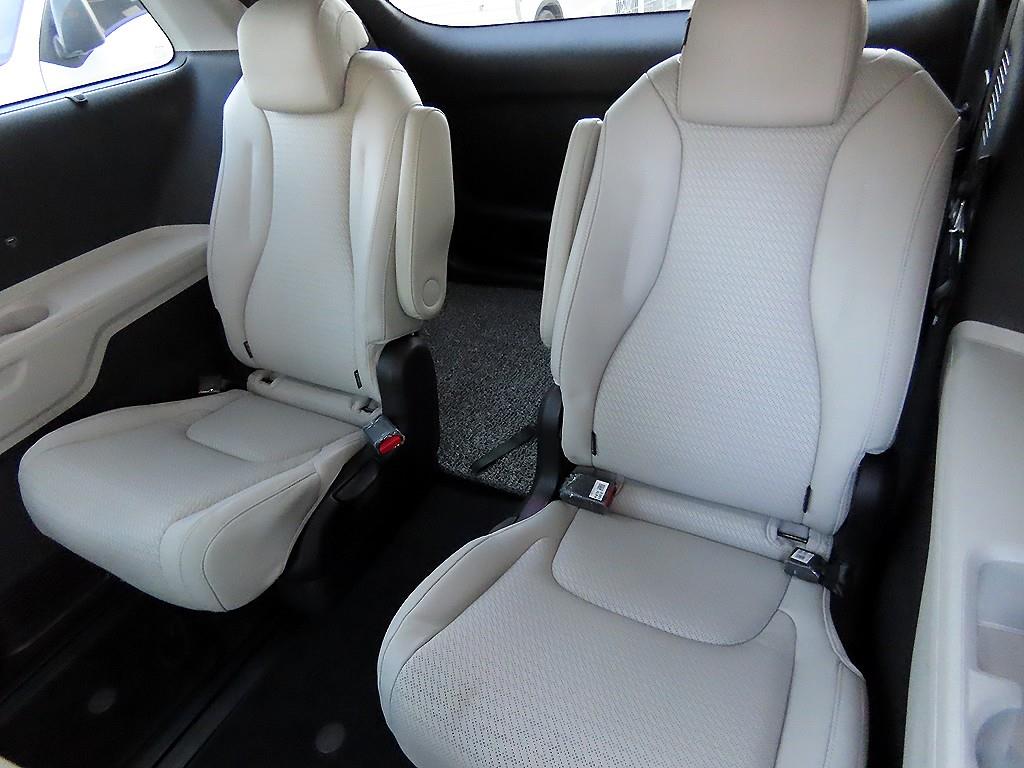 KIA Carnival - Vista 7