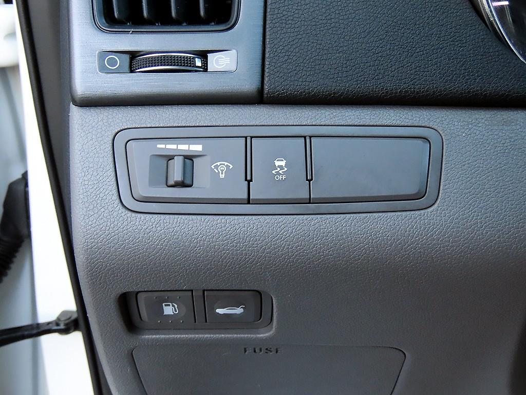 HYUNDAI Sonata - Vista 12