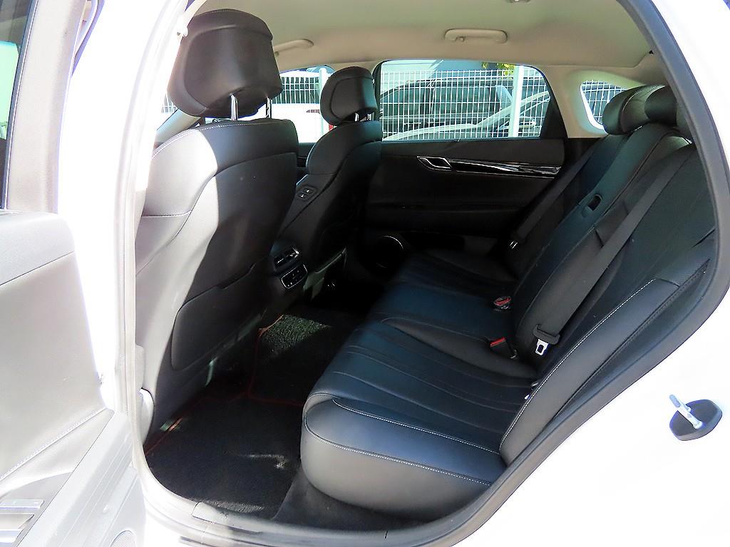 Genesis G80 - Vista 6