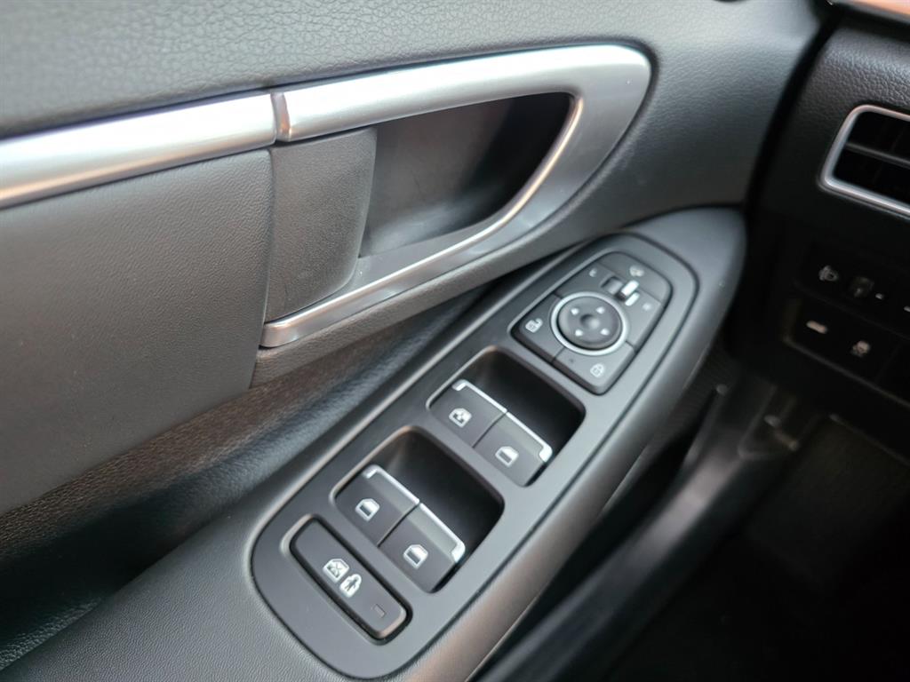 HYUNDAI Sonata - Vista 10