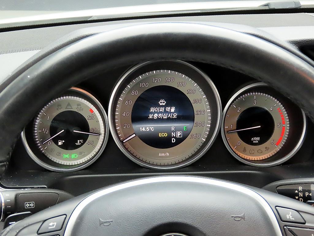 Mercedes Benz E class - Vista 6