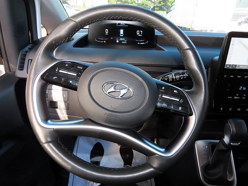 HYUNDAI Staria - Vista 9