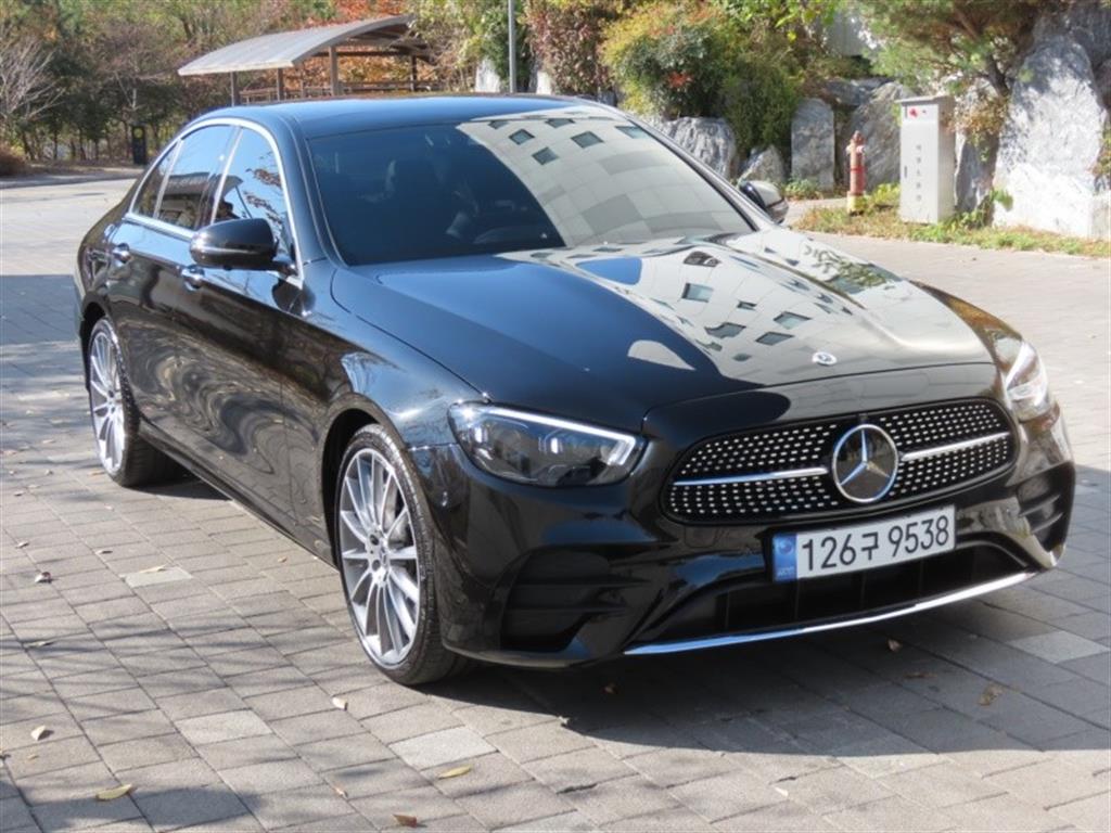 Mercedes Benz E class - Vista 3