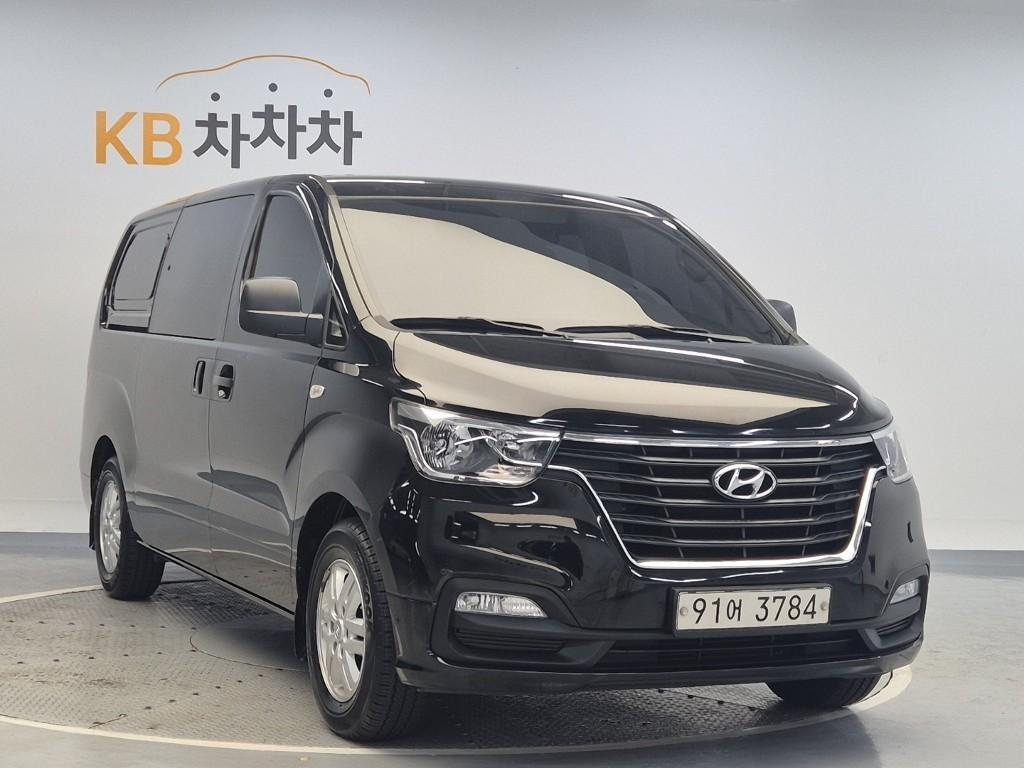 HYUNDAI Starex - Vista 4