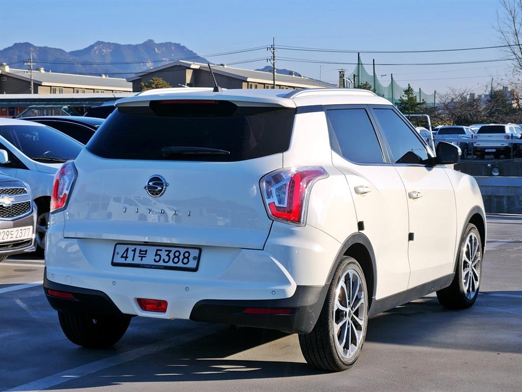 Ssangyong Tivoli - Vista 7