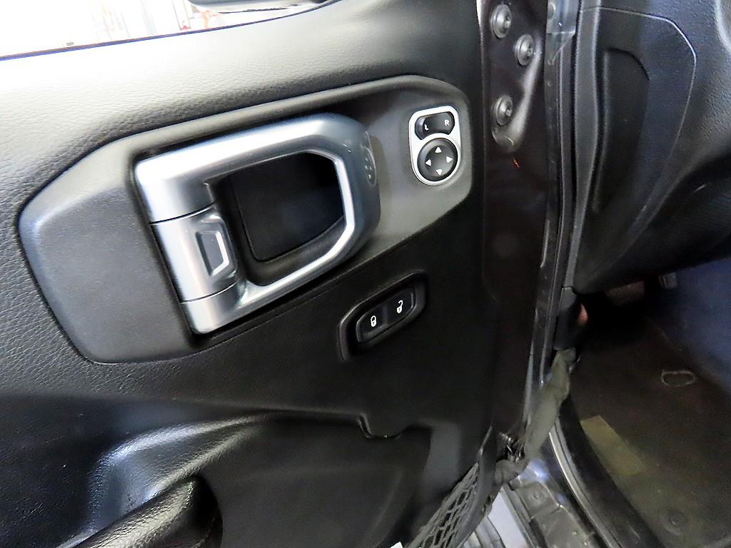 Jeep Wrangler 2018 Gris - Importación desde Corea - HF Imports Iquique - Foto 13