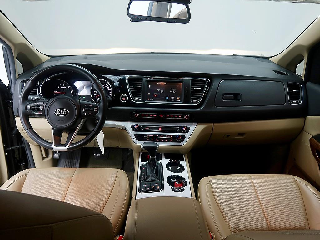 KIA Carnival - Vista 9