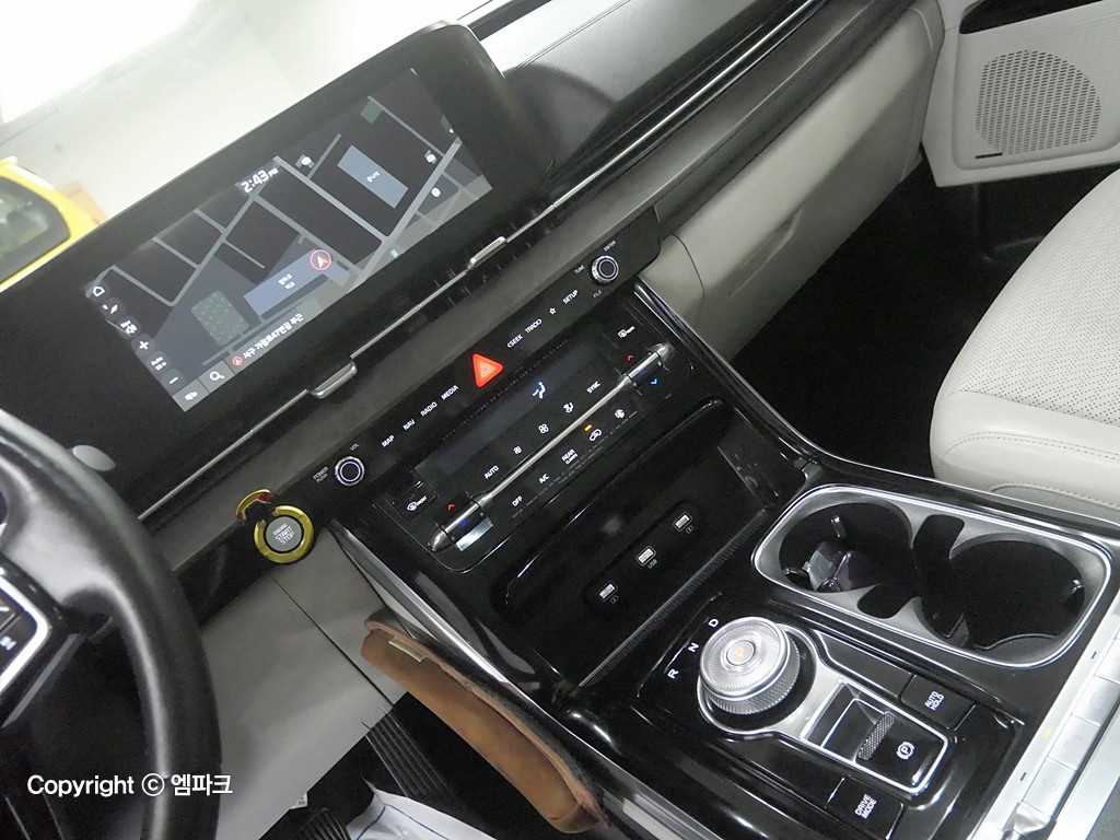 KIA Carnival - Vista 9