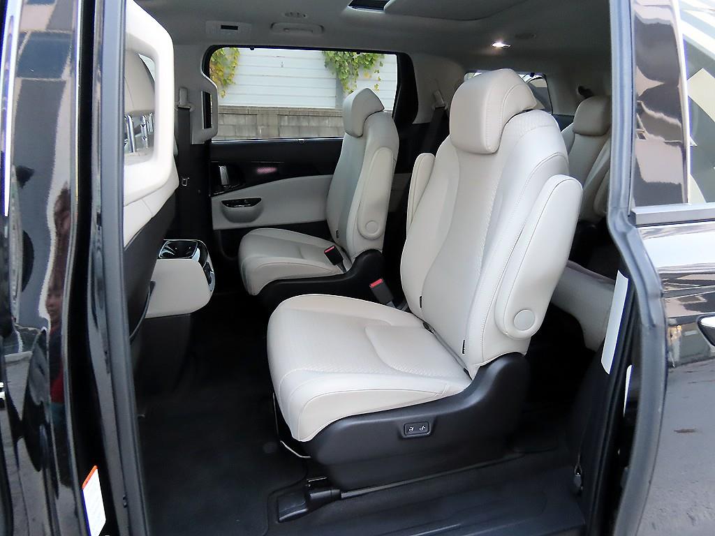 KIA Carnival - Vista 6