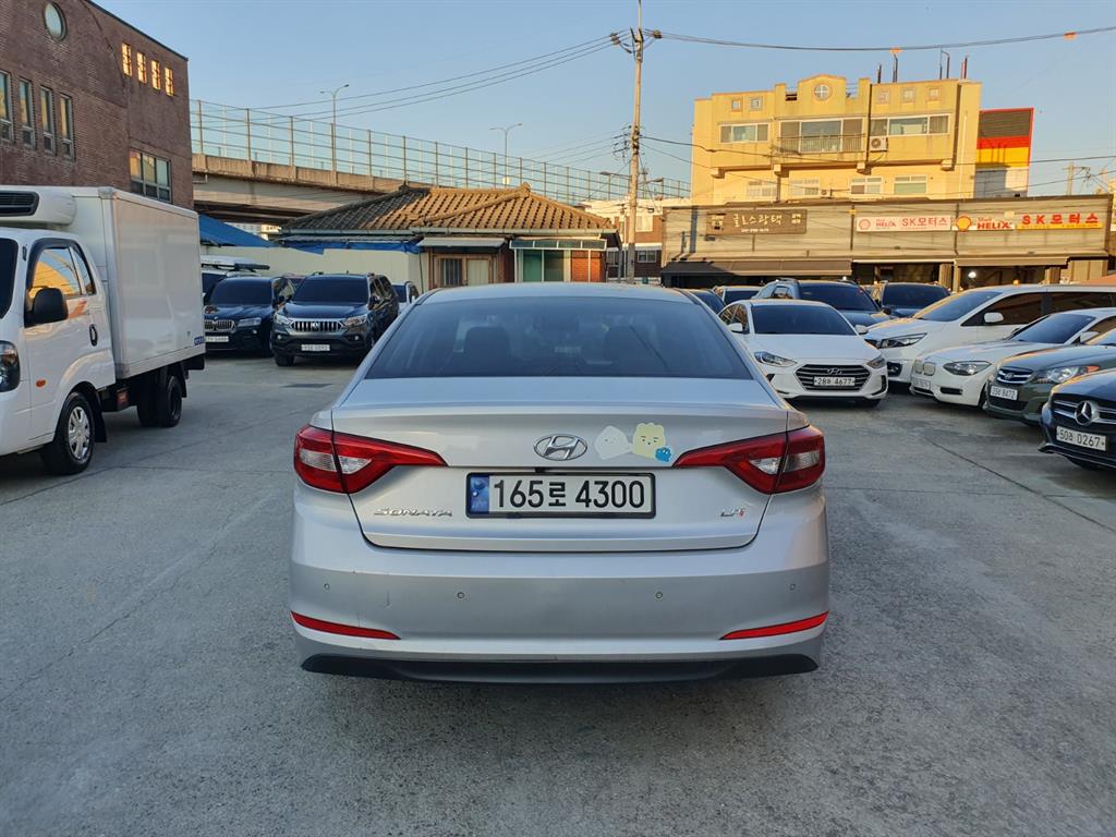 HYUNDAI Sonata - Vista 4