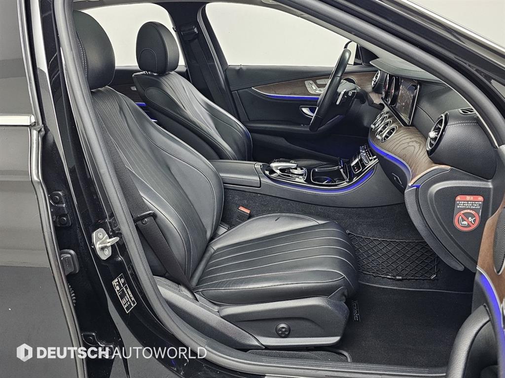 Mercedes Benz E class - Vista 10