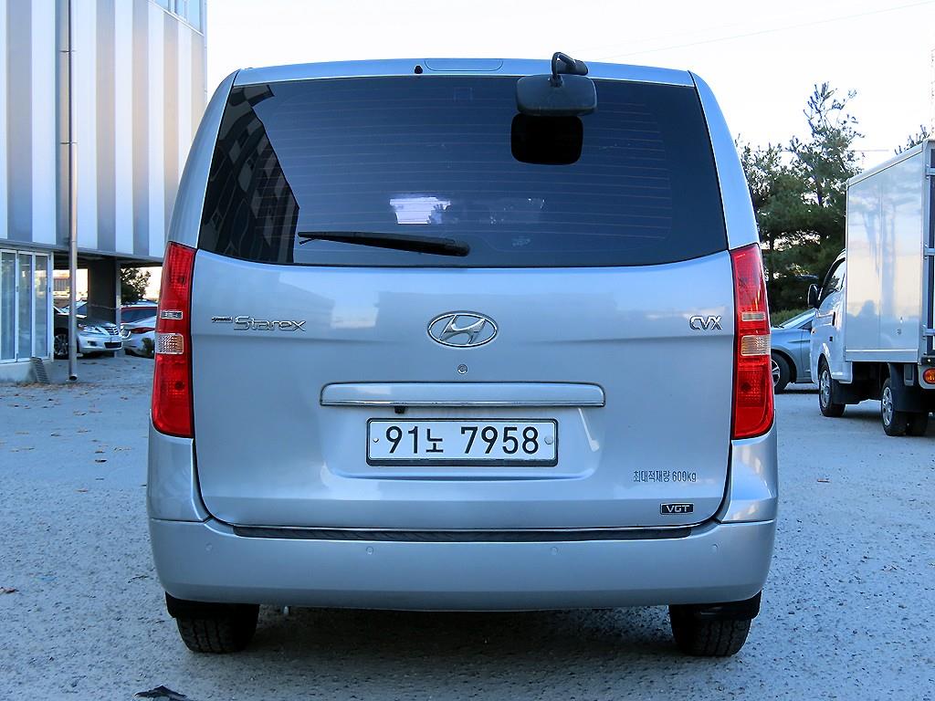 HYUNDAI Starex - Vista 4