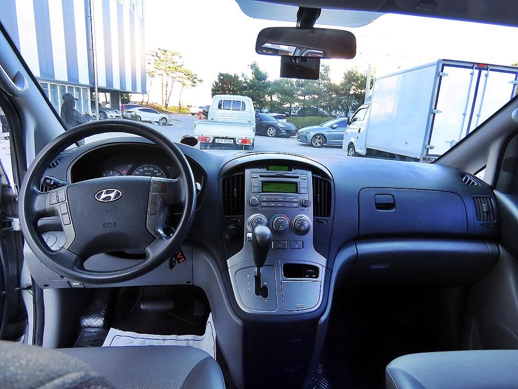 HYUNDAI Starex - Vista 7