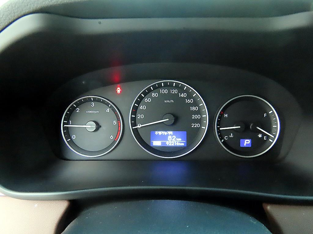 HYUNDAI Starex - Vista 10