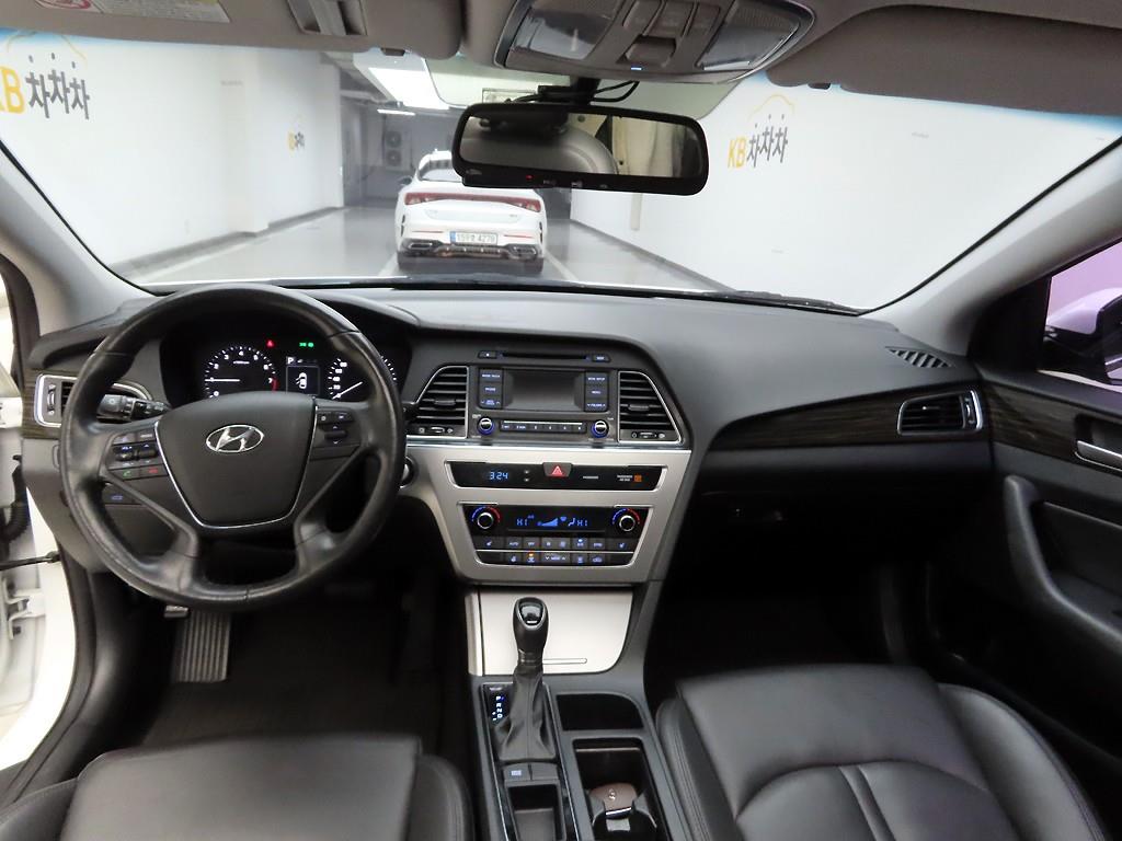 HYUNDAI Sonata - Vista 6