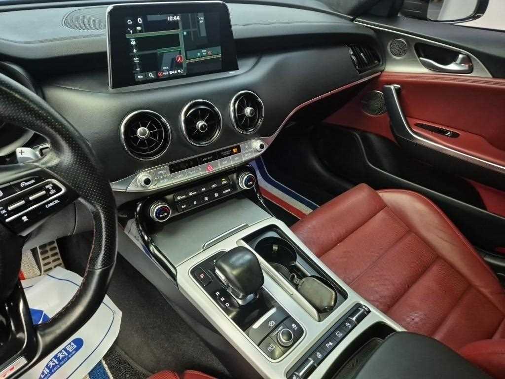 KIA Stinger - Vista 10