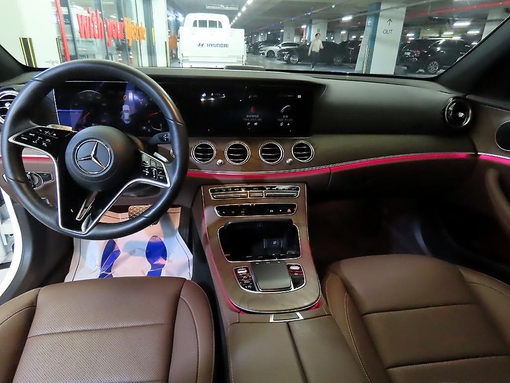 Mercedes Benz E class - Vista 10