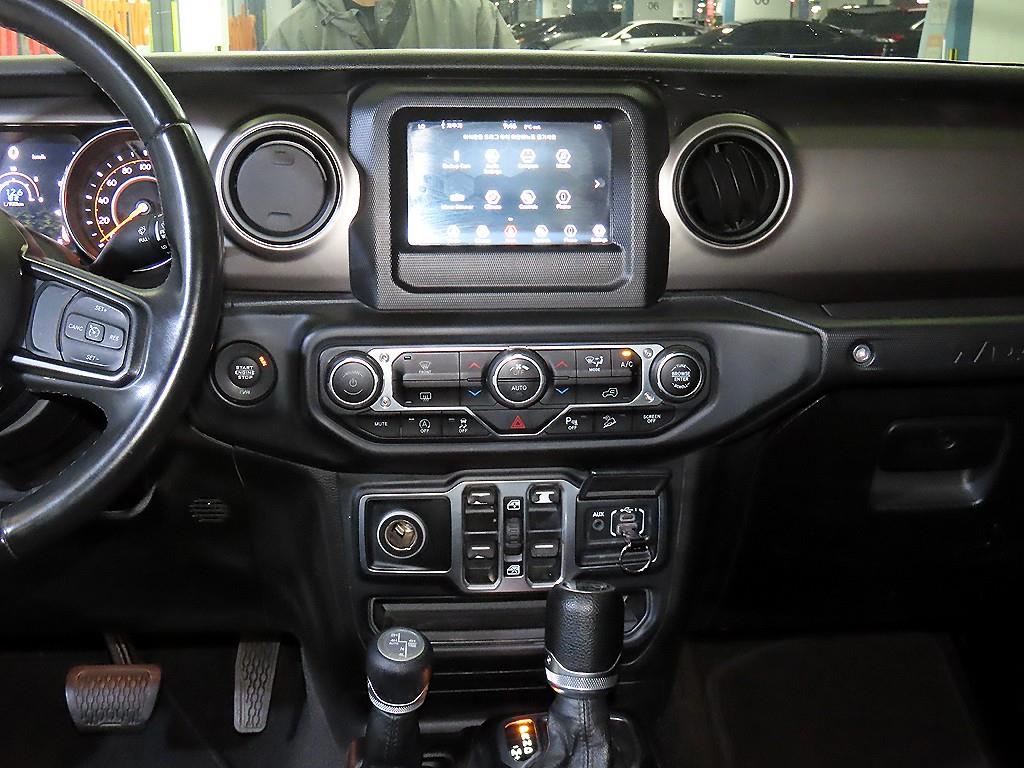 Jeep Wrangler - Vista 11