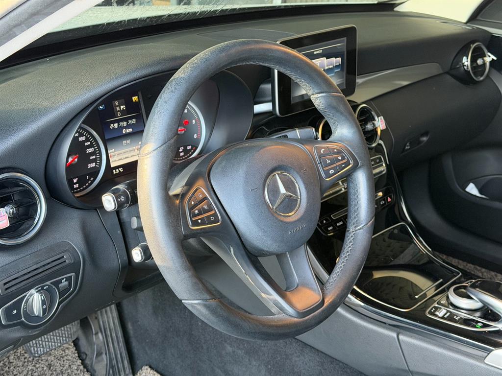 Mercedes Benz C Class - Vista 9